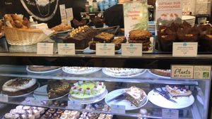 I want it all at Cloud Cakes - Mandar in Paris
