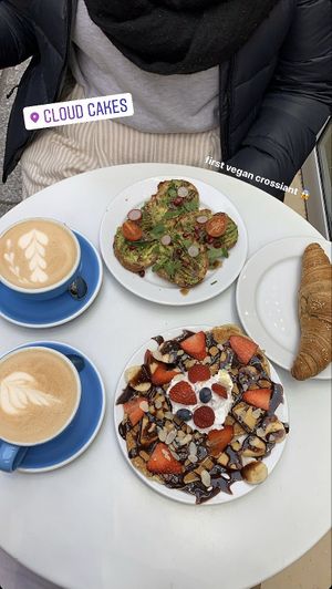 Pancakes, croissant, avocado toast  at Cloud Cakes - Mandar in Paris