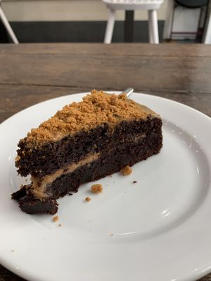 Chocolate speculoos cake at Cloud Cakes - Mandar in Paris