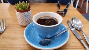 Coffee at Cloud Cakes - Mandar in Paris