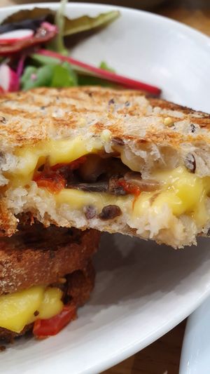 Grilled cheese and veggie sandwich (vegan) at Cloud Cakes - Mandar in Paris