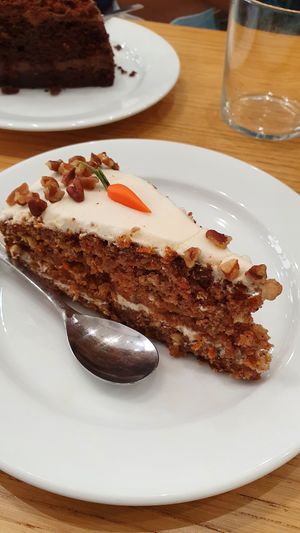Carrot cake at Cloud Cakes - Mandar in Paris