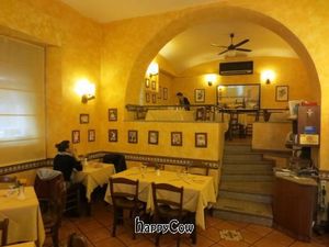 Warm interior at Veg and Wine in Rome