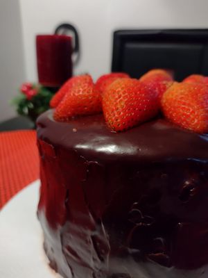 TORTA TIPO MilkyWay 🖤🔥 at Tomates Verdes Fritos: Pasteleria Vegana in Bogota