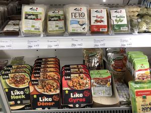 Plant bacon, hack, etc.  at Landmann's Biomarkt in Munich