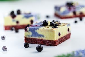 Blueberry - lavender - vanilla cake
Raw, Gluten free, Bio, Vegan at Le Pagalou in Paris