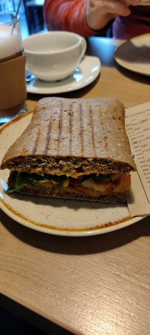 Vegan grilled sandwich at Dean & David in Aachen
