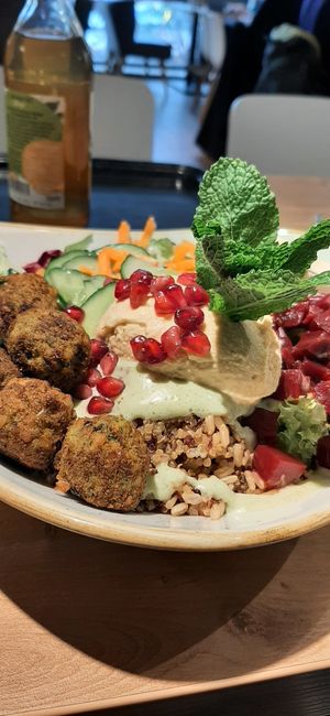  at Dean & David in Aachen