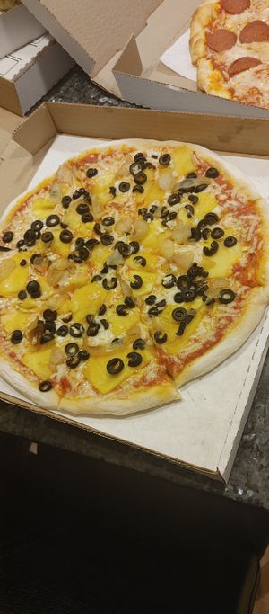 Gf vegan pizza at Bend Pizza Kitchen in Bend