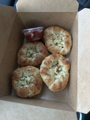 Vegan garlic knots  at Bend Pizza Kitchen in Bend