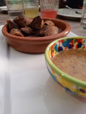 Tapas galore: longaniza at El Perro Gamberro in Madrid