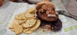 Burger francesa at El Perro Gamberro in Madrid