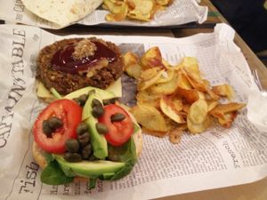 burger casera (mmmm) at El Perro Gamberro in Madrid