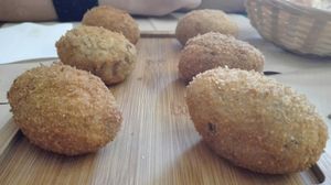 Croquetas de setas  at El Perro Gamberro in Madrid