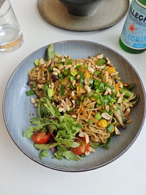 Yakisoba coconut curry noodles at Tokumaru  in Tallinn