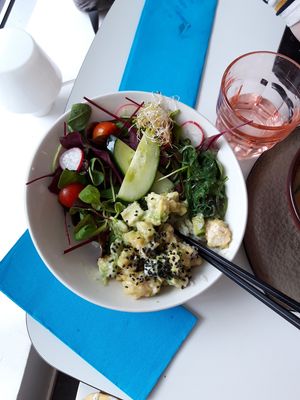 Avokado tofu don at Tokumaru  in Tallinn