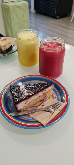 Cheesecake con base di torta al limone e topping di mirtilli at Sweet Paradise in Tenerife