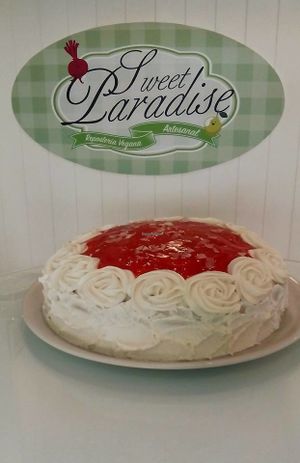 Strawberry and cream cake at Sweet Paradise in Tenerife
