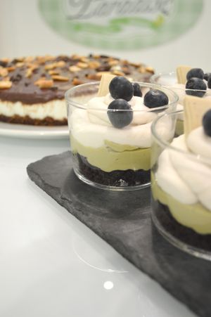 Snickers vegan cheesecake and "oreo" and matcha vegan cups at Sweet Paradise in Tenerife