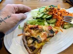 quiche & salad at Lecker & Pur in Hildesheim