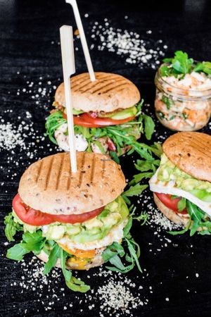 Vegan Hummus Burger at Gartnerei in Zug