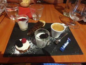 Café gourmand vegan at Sherlock Holmes  in Quimper