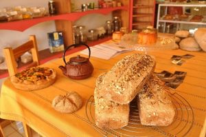 Whole Grain Bread, Vegetarian and Vegan Meals, Organics Drinks at Gurupan in Puerto Madryn