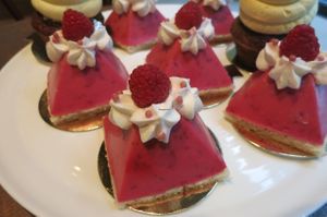 Amazing vegan raspberry-lychee tartlets at Tea Wan in Tallinn