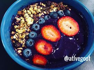 acai bowl  at Cool Breeze Smoothie & Juice Bar in Stone Mountain
