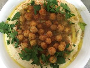 Hummus with chickpeas at Falafel Mevorach in Tel Aviv