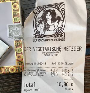 Absolut angemessene Preise. Pappesatt für knapp 10€ 👍🏼 at Der Vegetarische Metzger in Berlin