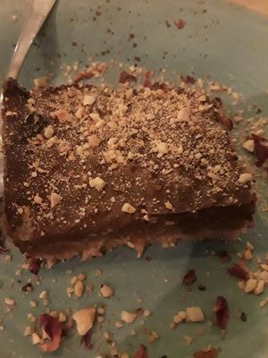 Raw vegan snickers at Happy Banana in 