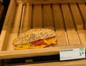 avocado hummus sandwich  at backWERK in Hannover