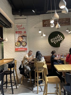 Dentro del local at Good Food in Zagreb