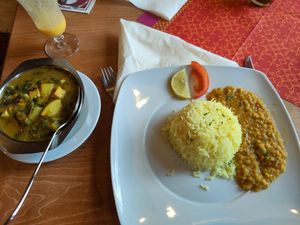 Linsen, Tofu, Reis at Restaurant OM in Koblenz