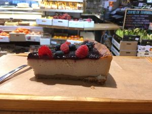 Vegan cheesecake at La Huerta de Almeria - La Latina in Madrid