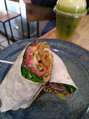 Mediterranean wrap and gran verde juice at La Huerta de Almeria - La Latina in Madrid