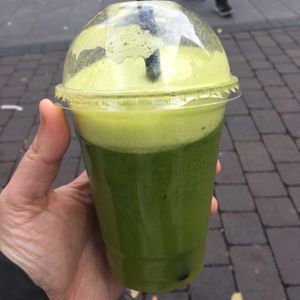 batido de piña, espinaca, naranja y jengibre  at La Huerta de Almeria - La Latina in Madrid