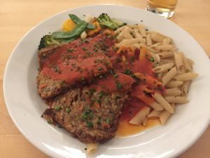 Der Nussbraten, Geschmack war doch eher gesund, als deftig ^^ aber stark, dass sie sowas kreiert haben! at Beim Olivenbauer in Fuessen