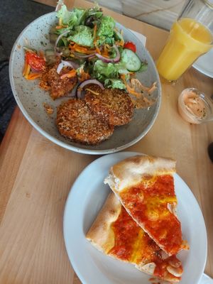 Lentil quinoa patties and pizza bread (basically a pizza with garlic haha) at Beim Olivenbauer in Fuessen