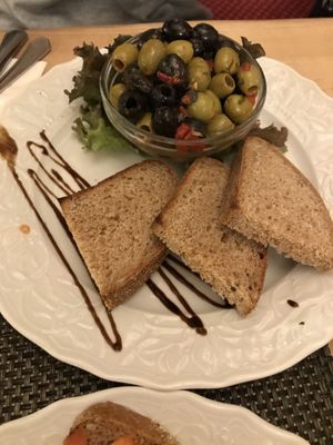 Bread and olives at Beim Olivenbauer in Fuessen