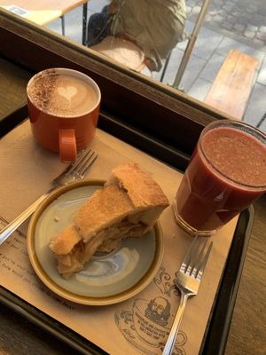 Hot cocolate (veggie), Smoothie of the day (Vegan) & Vegan Apple Pie   at Shakespeare and Company Cafe in Paris