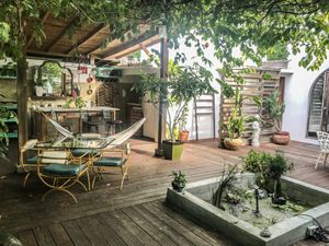 The common space and communal kitchen at Dreamcatcher by DW - Adults Only in San Juan