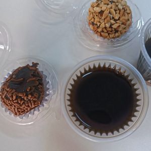 Brigadeiros (clássico com granulado e amendoim) at Reino Vegetal in Rio De Janeiro