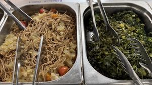 Couve refogada (à direita)  at Reino Vegetal in Rio De Janeiro