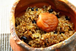 This is super healthy GABA rice!
This is cooked germinated brown rice with azuki red beans.
This rice contains high amount of vitamins, essential minerals, antioxidants and fiber. at Hiryu in Kashiwa