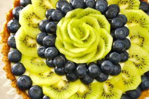 Kiwi/blueberry tart.
You need to make a reservation for this gluten-free vegan tart 2 days prior to your coming. 
Possible to eat in/take away.
Contact 04-7163-8399 at Hiryu in Kashiwa