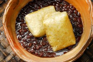 This is delicious Japanese Zenzai (Oshiruko).
The mochi made from brown (unrefined) glutinous rice.
It has low Glycemic Index (low GI). at Hiryu in Kashiwa
