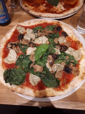 Amazing garlic/mushroom/spinach pizza! at Slice Pizza in Lausanne