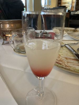 Fruit drink Serviër with bill (non-alcoholisch) although they serve vodkabase to thosewho drink alcohol   at Little India in Koenigstein